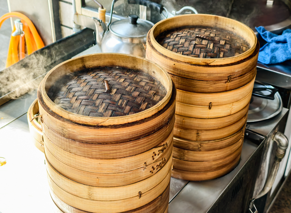 [高雄美食]橋頭蒸餃-一顆5元!在地人帶路現點現做高雄蒸餃老店!附2026最新菜單營業時間 @美食好芃友（芃芃）