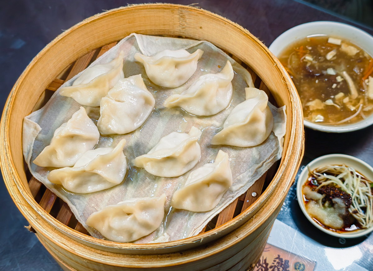 [高雄美食]橋頭蒸餃-一顆5元!在地人帶路現點現做高雄蒸餃老店!附2026最新菜單營業時間 @美食好芃友（芃芃）