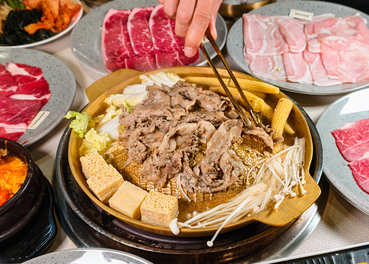 [高雄]韓屋村精緻銅盤烤肉-588起超高CP值，升級還有12道韓食、澳洲和牛無限吃到飽！ @美食好芃友（芃芃）