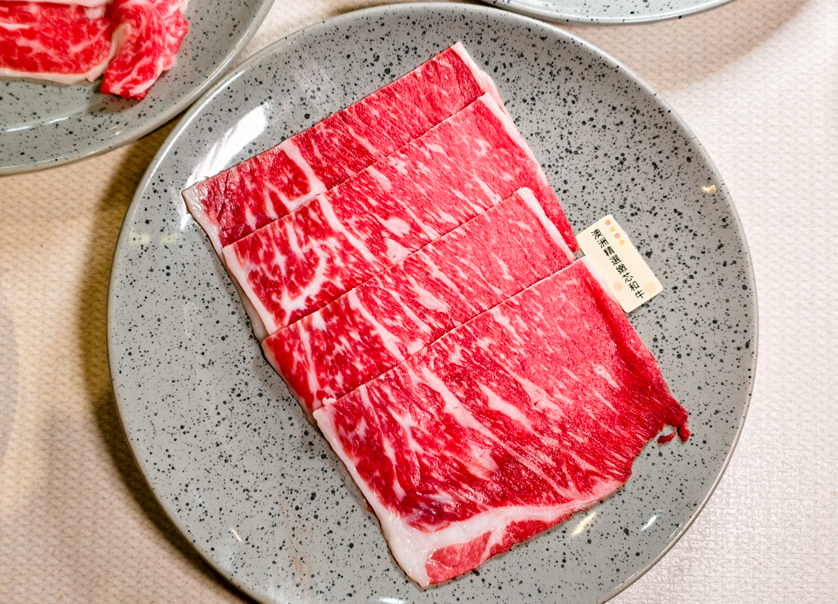 [高雄]韓屋村精緻銅盤烤肉-588起超高CP值，升級還有12道韓食、澳洲和牛無限吃到飽！ @美食好芃友（芃芃）