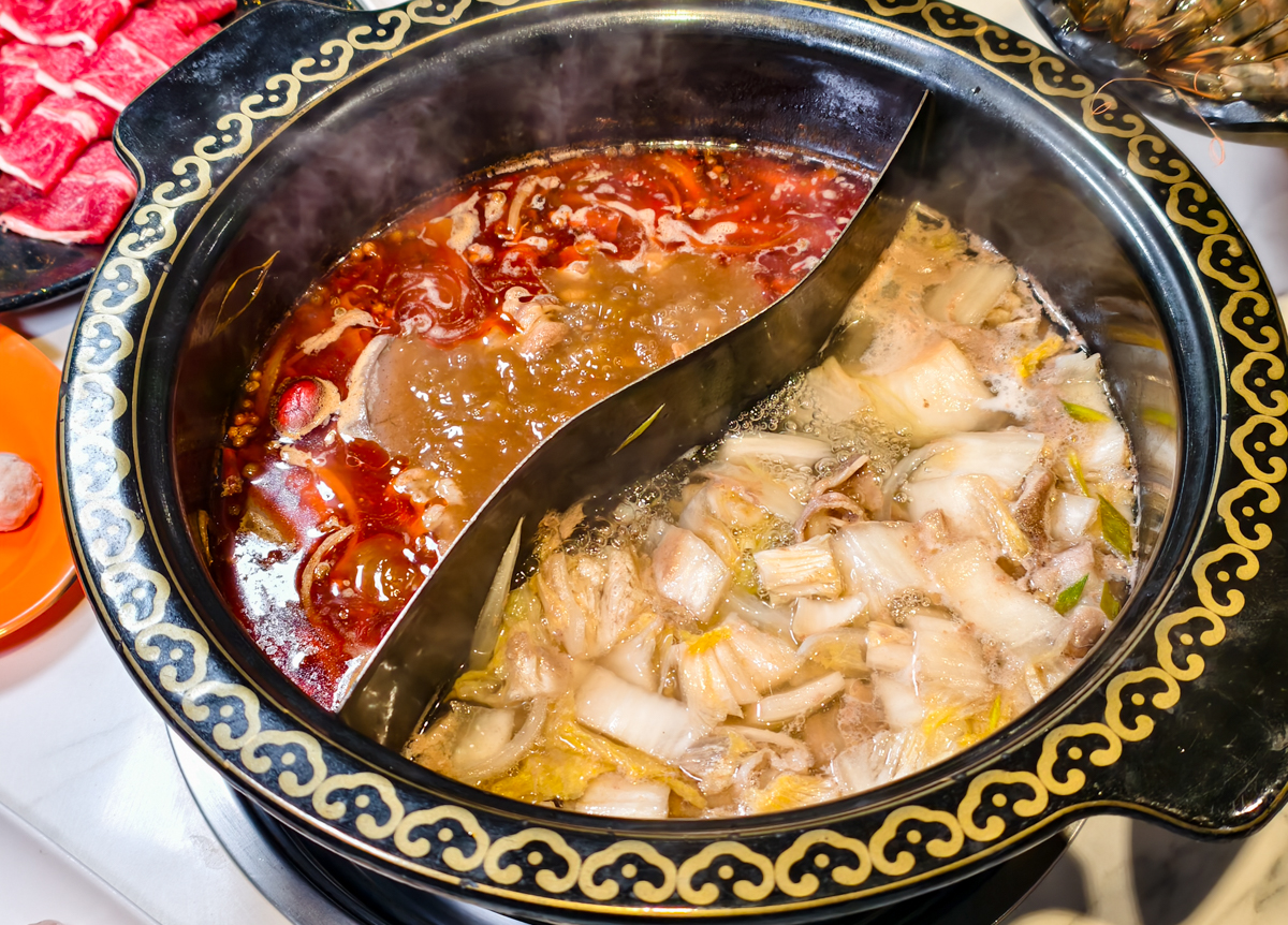 [高雄]林家潮汕石頭火鍋-高雄巨蛋商圈隱藏版好吃酸菜白肉鍋、麻辣鍋!祖傳顆粒手工沙茶醬太強 @美食好芃友（芃芃）