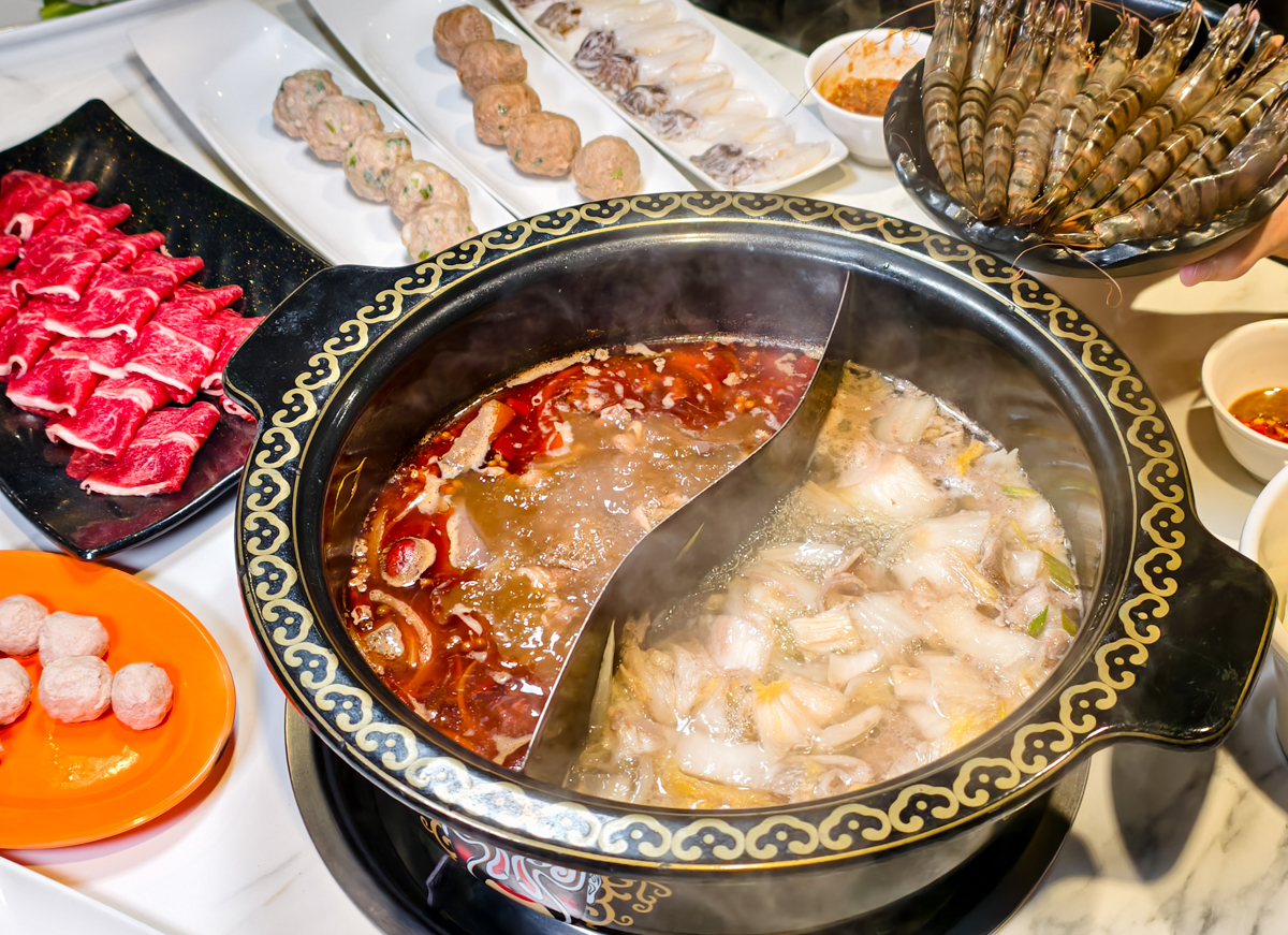 [高雄]林家潮汕石頭火鍋-高雄巨蛋商圈隱藏版好吃酸菜白肉鍋、麻辣鍋!祖傳顆粒手工沙茶醬太強 @美食好芃友（芃芃）