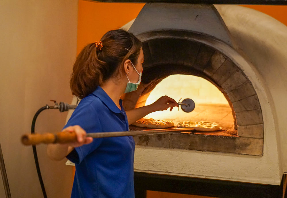 [高雄]Mr. Pizz披司先生手工窯烤披薩-道地拿坡里pizza 現做窯烤好滋味 高雄披薩推薦 @美食好芃友
