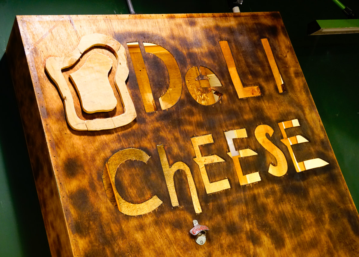[高雄]Deli &#038; Cheese-銅板價大啖美式起司餐點! 重工業風放鬆空間 高應大美食推薦 @美食好芃友