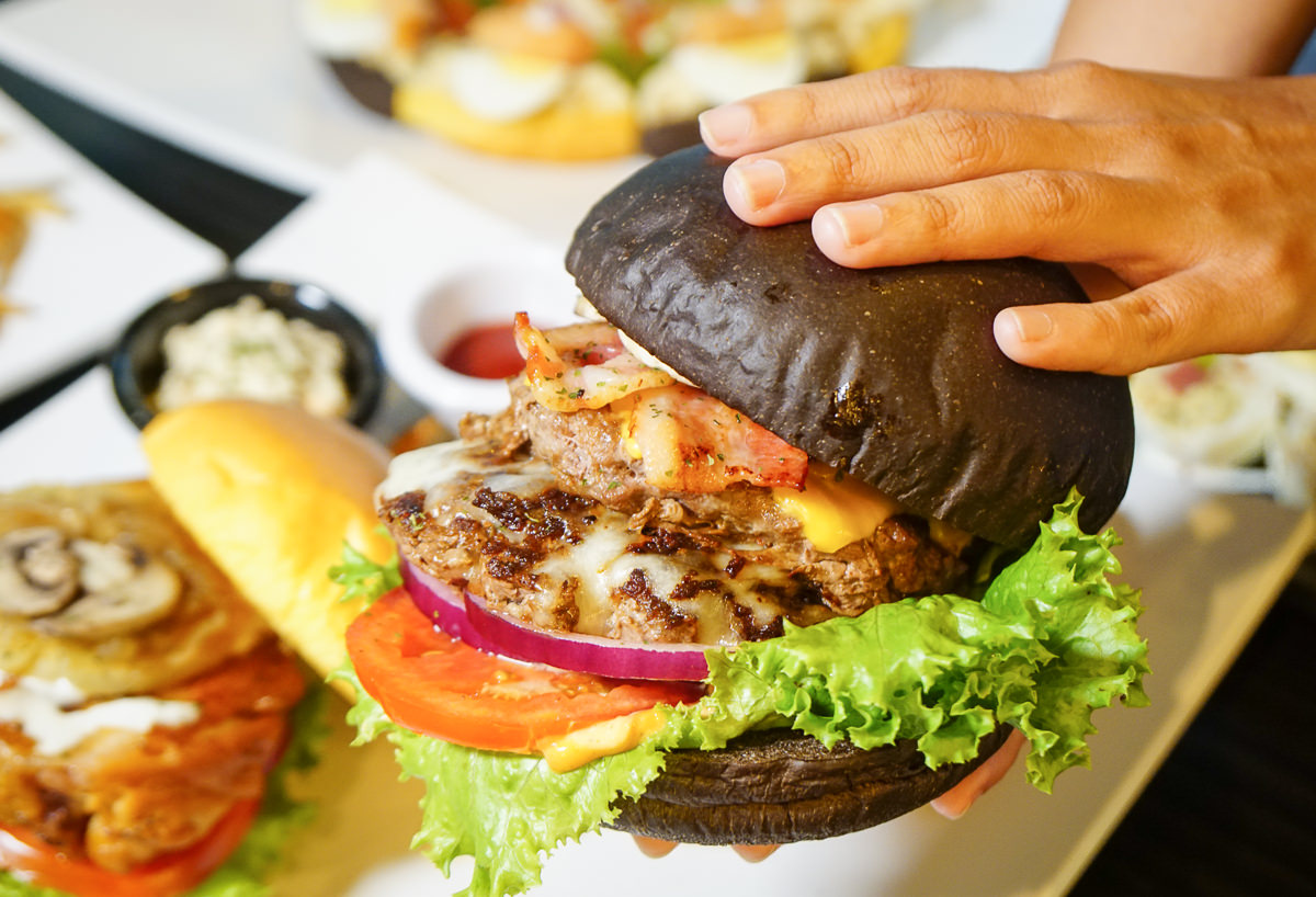 [高雄]Lèvre Burger樂浮漢堡-隱藏巷弄~道地北美口味超大牛肉漢堡 @美食好芃友
