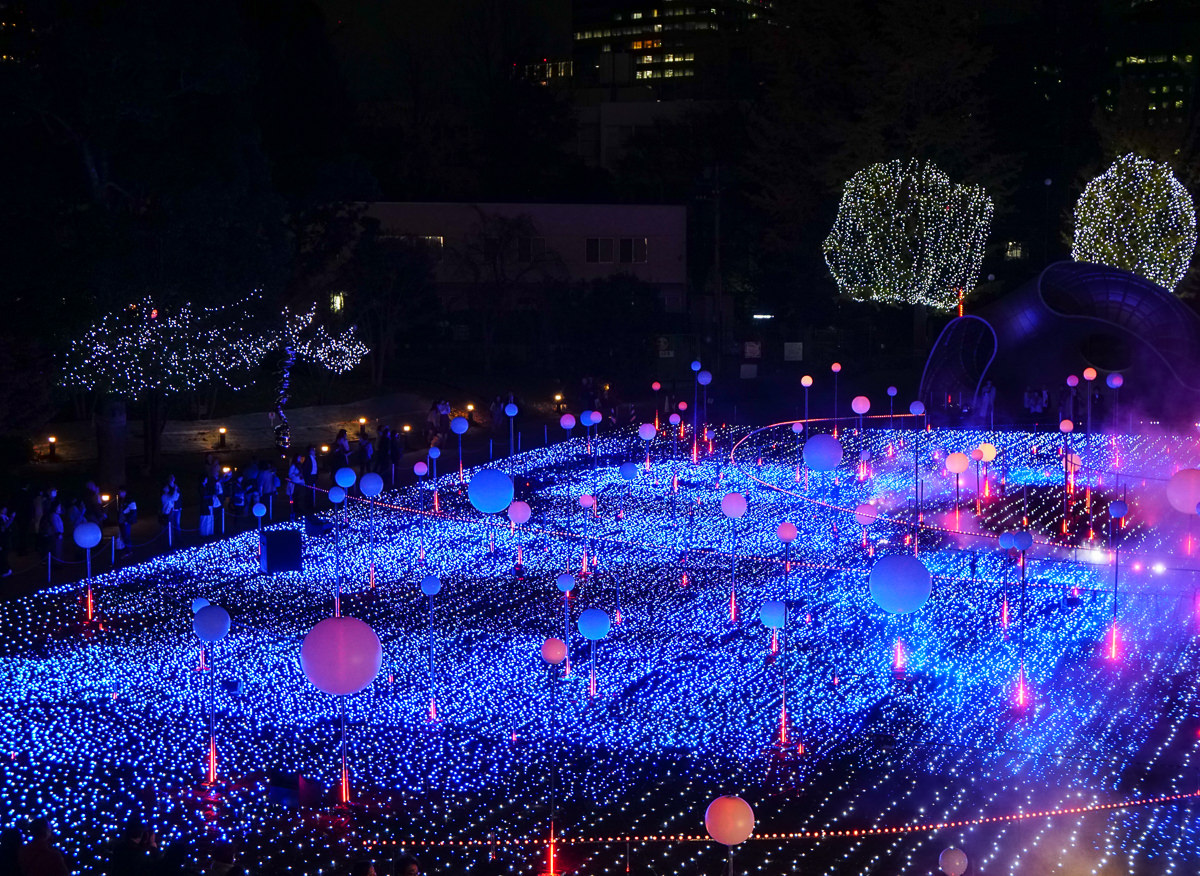 [東京聖誕點燈]六本木Tokyo Midtown2018聖誕點燈~超壯觀!奇幻感宇宙光球 @美食好芃友