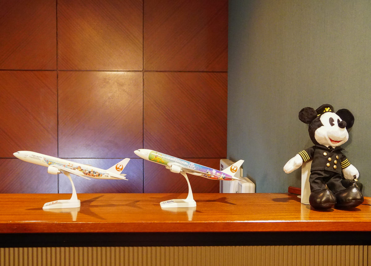 [東京]東京迪士尼海洋必看動感大樂團表演x日本航空會員限定日航貴賓室體驗 @美食好芃友