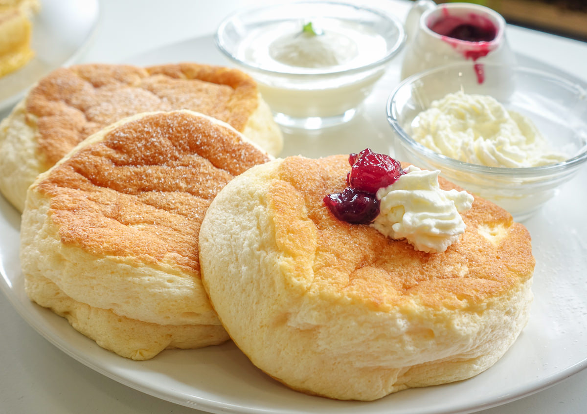 [高雄下午茶推薦]Pancake Ken’s kitchen-道地日本舒芙蕾鬆餅~一吃難忘綿軟美味 @美食好芃友