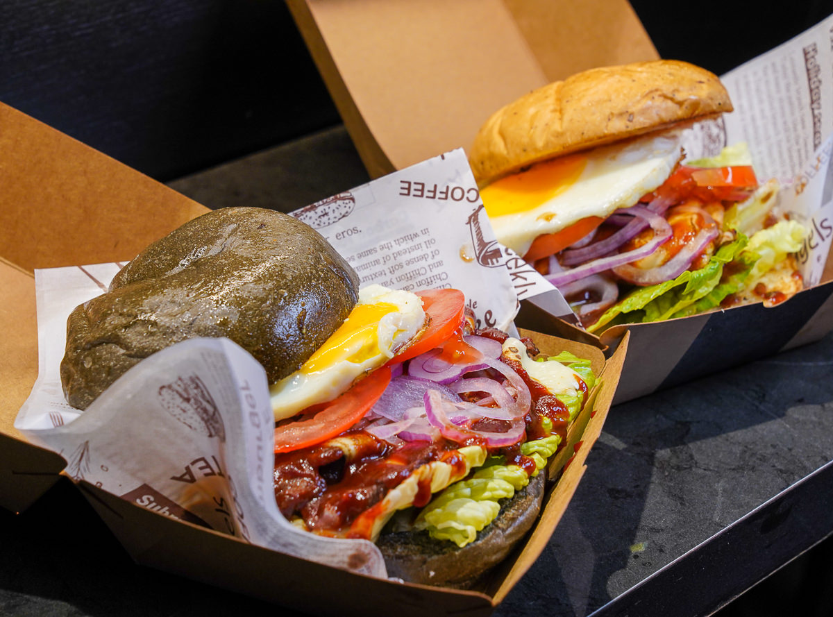 [高雄前金美食]吃堡Eatburger-超人氣神秘三輪車漢堡~美味爆漿蛋厚切漢堡! @美食好芃友