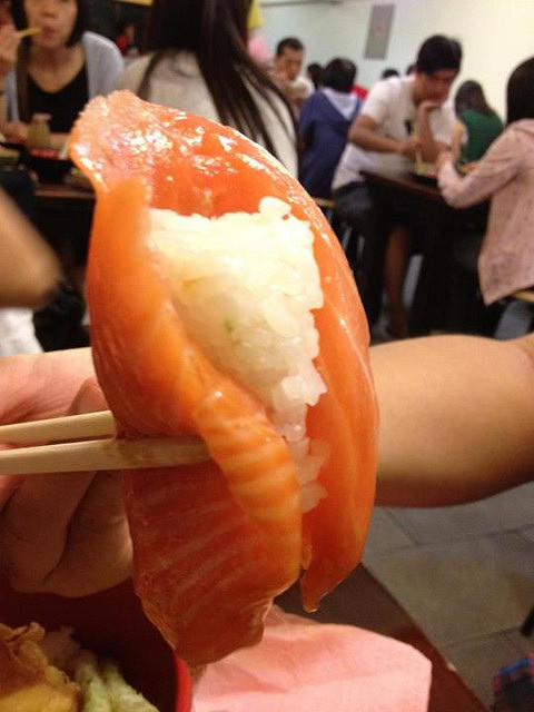 [台北西門]鮭魚棉被握壽司-三味食堂 @美食好芃友