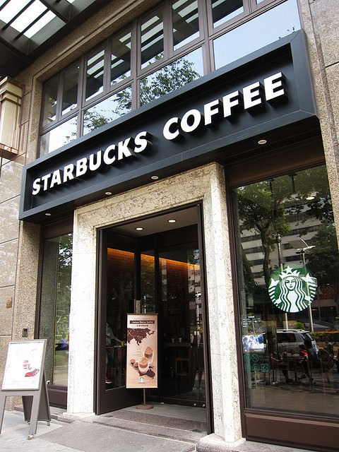 [高雄]挑高優雅星巴克-Starbucks四維民權門市 @美食好芃友