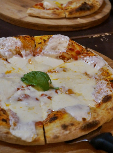 [高雄]平價美味義式pizza-La Bella Italia拉貝拉傳統義式美食專賣店 @美食好芃友
