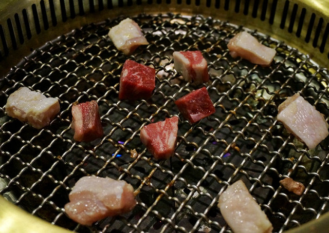 [高雄]頂級燒肉!美味和牛饗宴-Mist迷霧精緻燒肉 @美食好芃友